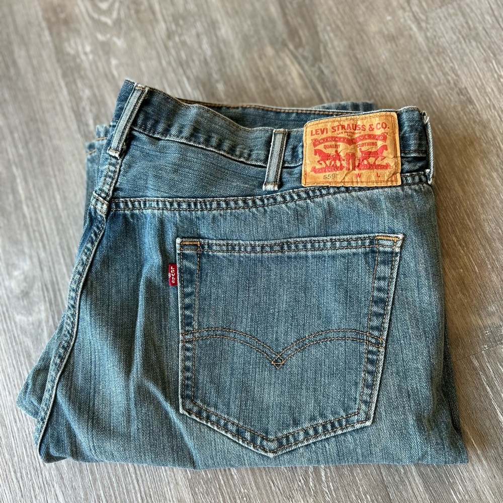 Levi’s 559 straight leg jeans size 42X36